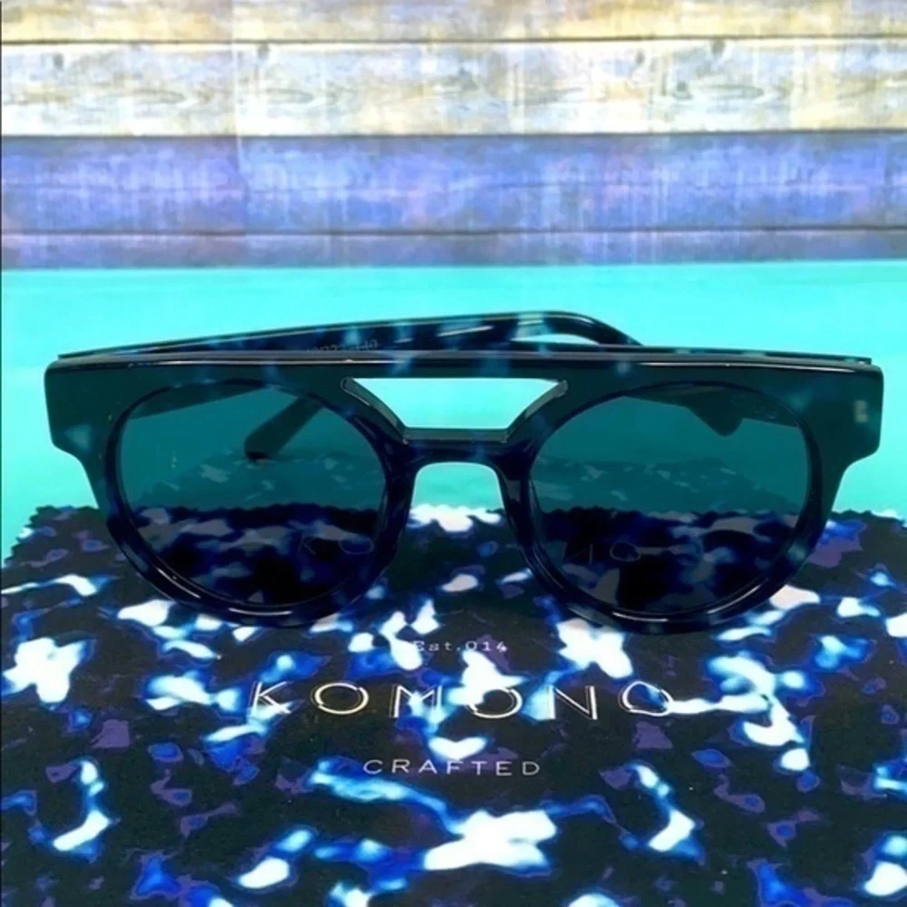 New Women’s KOMONO Black & Blue Sunglasses tortoise